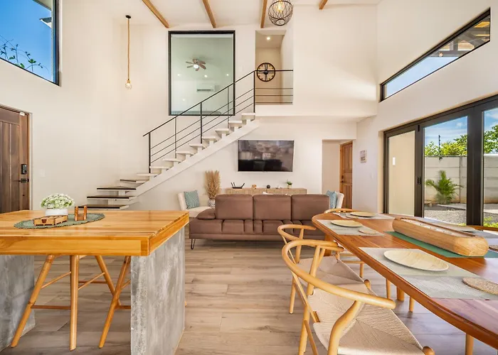 Stylish 'casa Nonos' W/ Yard & Fire Pit! *
