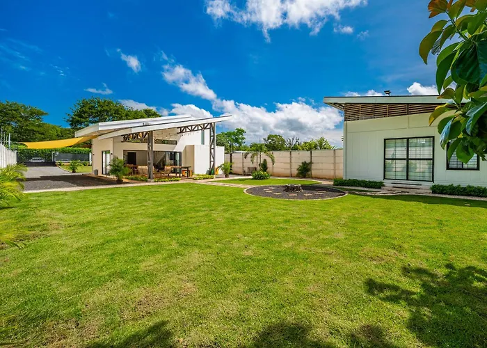 Stylish 'casa Nonos' W/ Yard & Fire Pit! *
